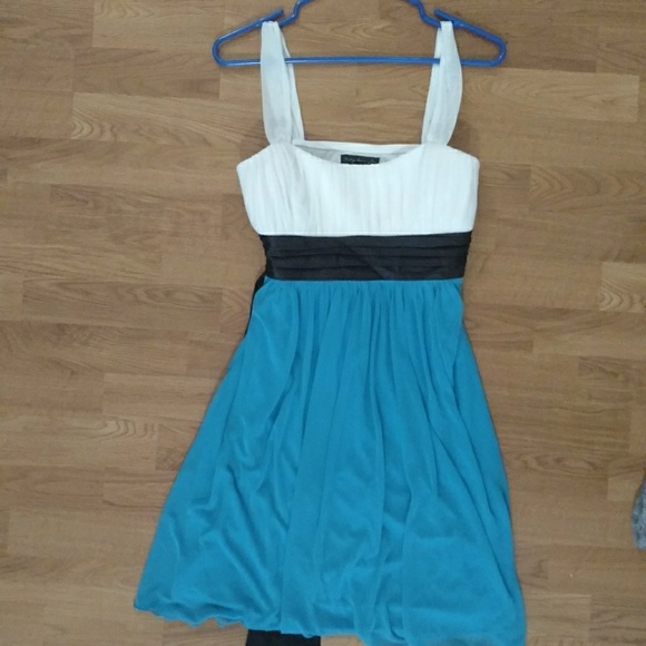 City Triangles Juniors Dress - Picture 1 of 1